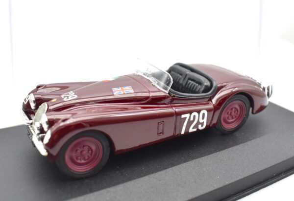 Modellino auto rally scala 1:43 Jaguar XK120 Brumm diecast modellismo statico