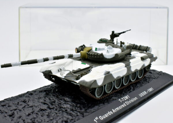 Modellini carri armati tank Panzer T-72M1 veicoli militari da combattimento collezione