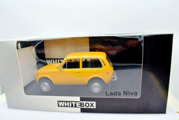 Modellino auto scala 1:24 Lada Niva diecast modellismo statico - Image 5