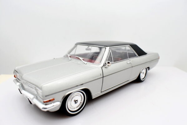Modellino auto scala 1:24 OPEL DIPLOMAT A COUPE diecast modellismo statico - Image 3