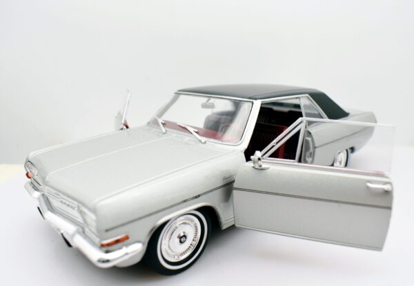 Modellino auto scala 1:24 OPEL DIPLOMAT A COUPE diecast modellismo statico - Image 2