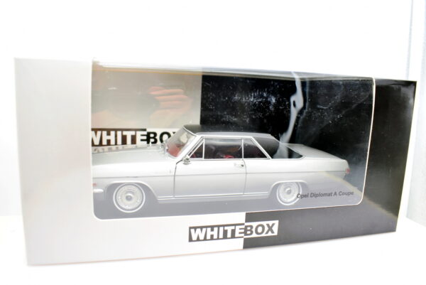 Modellino auto scala 1:24 OPEL DIPLOMAT A COUPE diecast modellismo statico - Image 6
