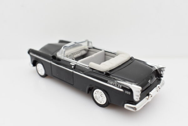 Modellino Auto Scala 1:43 Chrysler C300 diecast modellismo statico - Image 4