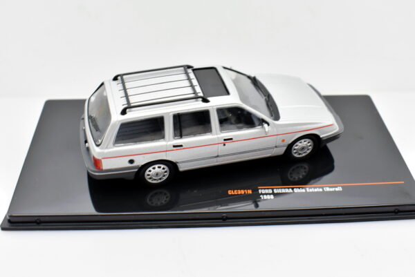 Modellino auto scala 1:43 Ford Sierra GHIA Estate (Rural) Ixo diecast modellismo da collezione - Image 2
