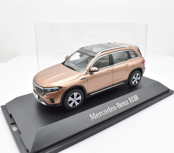 Modellino auto scala 1:43 Mercedes EQB Herpa modellismo da collezione