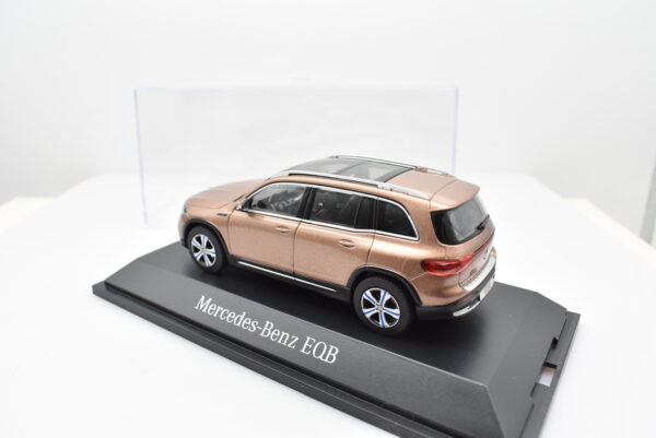 Modellino auto scala 1:43 Mercedes EQB Herpa modellismo da collezione - Image 4