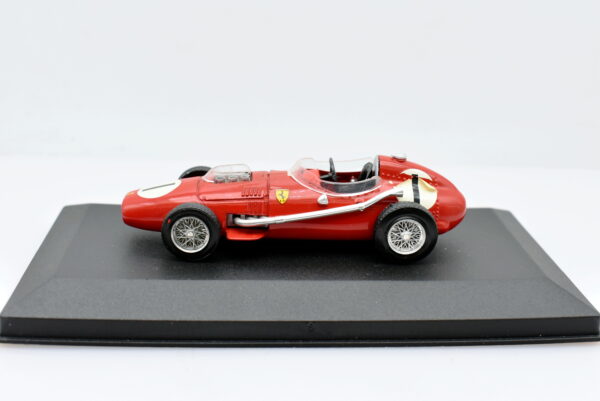 Modellino auto scala 1:43 FORMULA 1 Ferrari D246 Brumm diecast modellismo