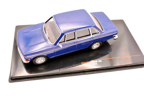 Modellino auto scala 1:43 Volvo 144 Ixo diecast modellismo da collezione - Image 2