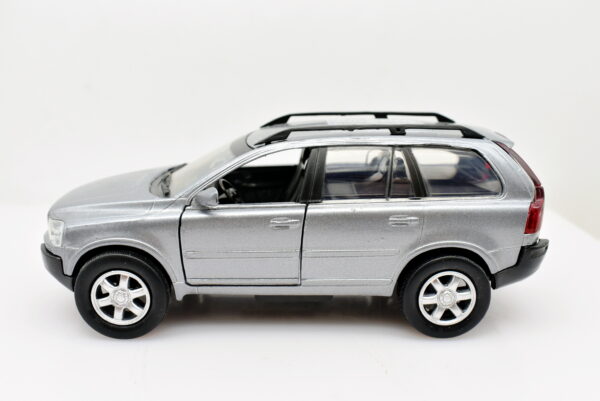 Modellino auto scala 1:32 Volvo C90 diecast modellismo da collezione - Image 5