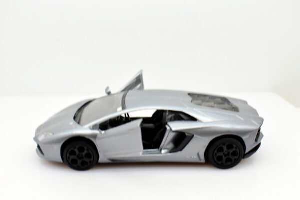 Modellino auto scala 1:32 Lamborghini Aventador LP700-4 diecast modellismo da collezione - Image 2