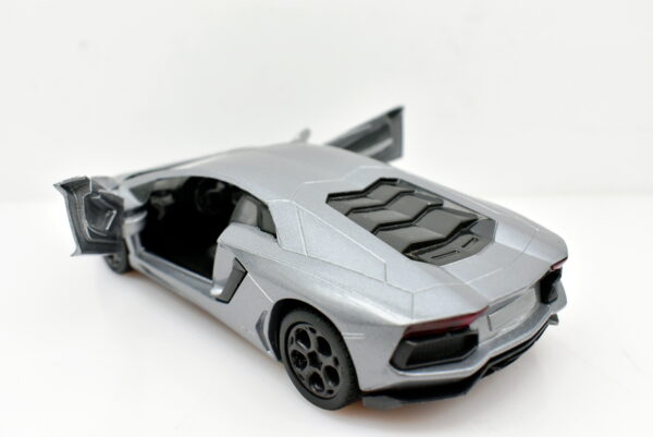 Modellino auto scala 1:32 Lamborghini Aventador LP700-4 diecast modellismo da collezione - Image 4