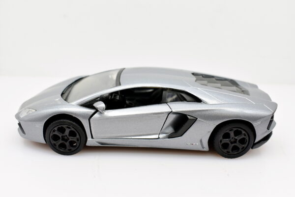 Modellino auto scala 1:32 Lamborghini Aventador LP700-4 diecast modellismo da collezione - Image 5