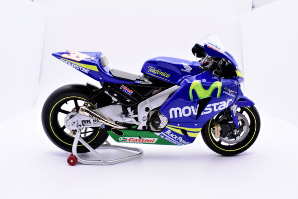 Modellino moto scala 1:12 Honda RC211V Melandri Minichamps modellismo - Image 2