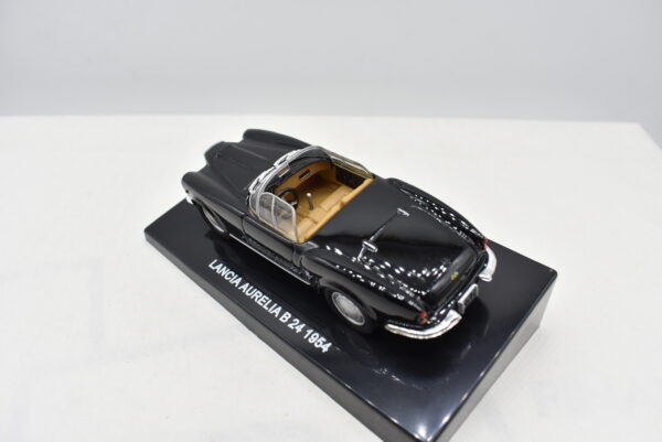Modellino auto scala 1:43 Lancia Aurelia B24 diecast modellismo da collezione - Image 3