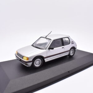 Modellino Auto Scala 1:43 Peugeot 205 GTI diecast modellismo statico