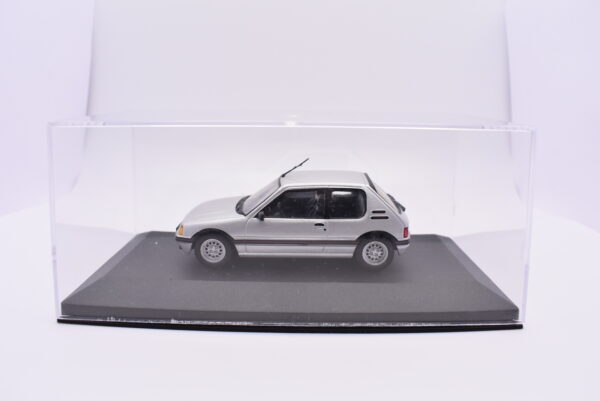 Modellino Auto Scala 1:43 Peugeot 205 GTI diecast modellismo statico - Image 5