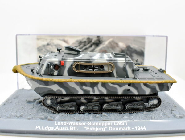Modellini carri armati tank LAND-WASSER veicoli militari da combattimento collezione