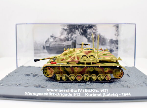 Modellini carri armati tank Sturmgeschutz veicoli militari da combattimento collezione