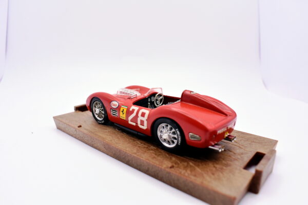 Modellino auto scala 1:43 Ferrari testa rossa Brumm diecast modellismo statico - Image 2