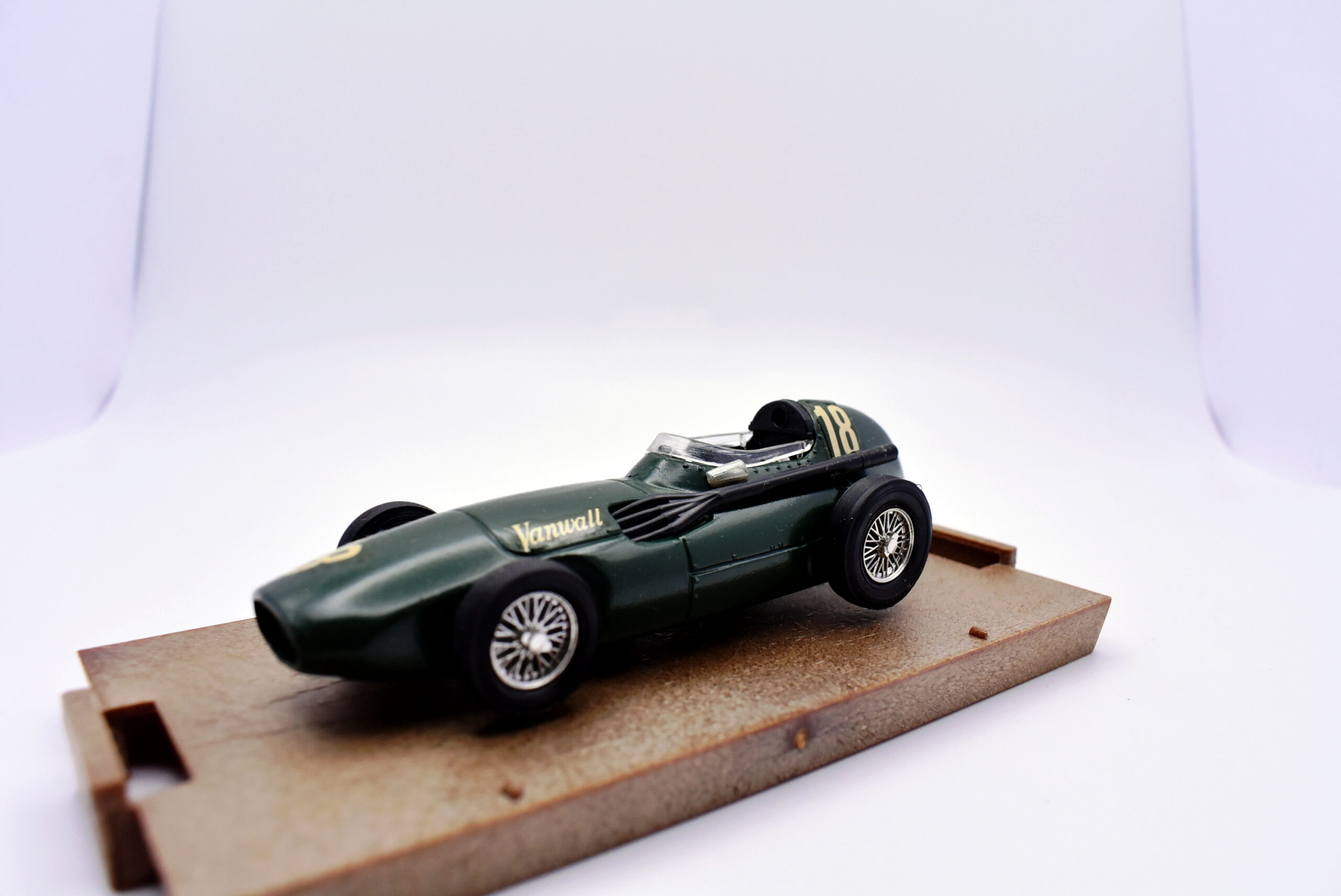 Modellino auto formula 1 f1 scala 1:43 VanWall Brumm diecast modellismo statico