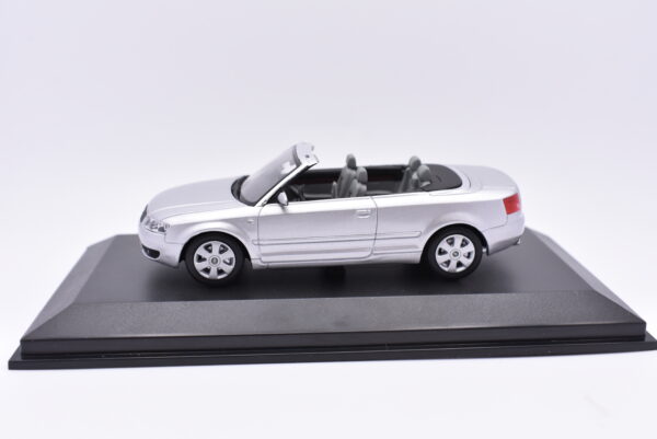 Modellino auto scala 1:43 Audi A4 Cabriolet diecast modellismo da collezione - Image 3