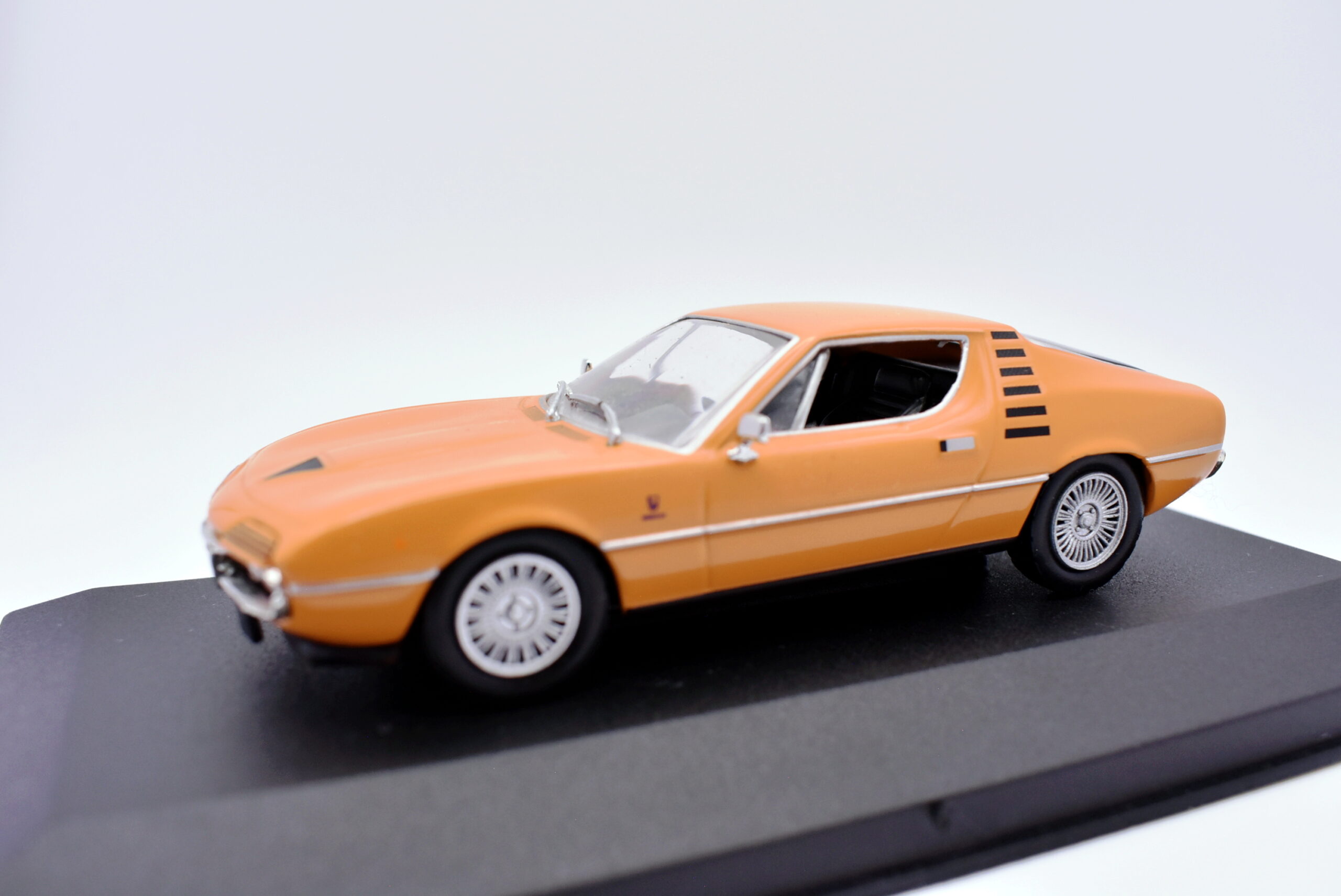 Modellino auto scala 1:43 Alfa Romeo Montreal diecast modellismo statico - Image 3