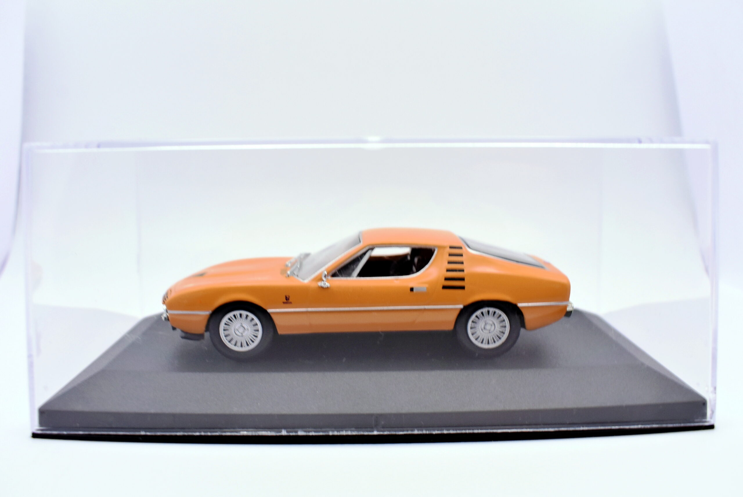 Modellino auto scala 1:43 Alfa Romeo Montreal diecast modellismo statico - Image 5