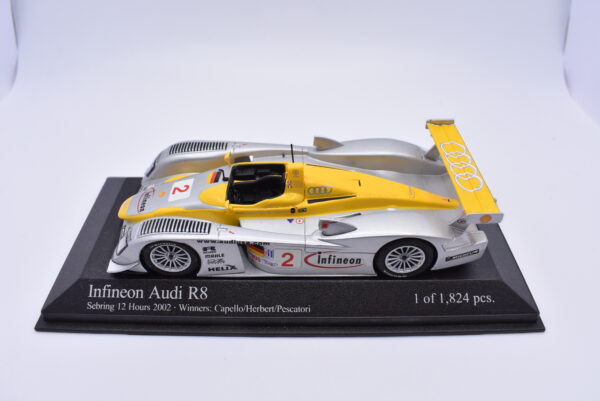 Modellino auto Infineon Audi R8 2002 Minichamps racing collection 1:43 diecast modellismo - Image 2