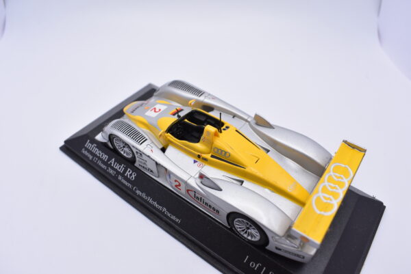 Modellino auto Infineon Audi R8 2002 Minichamps racing collection 1:43 diecast modellismo - Image 3