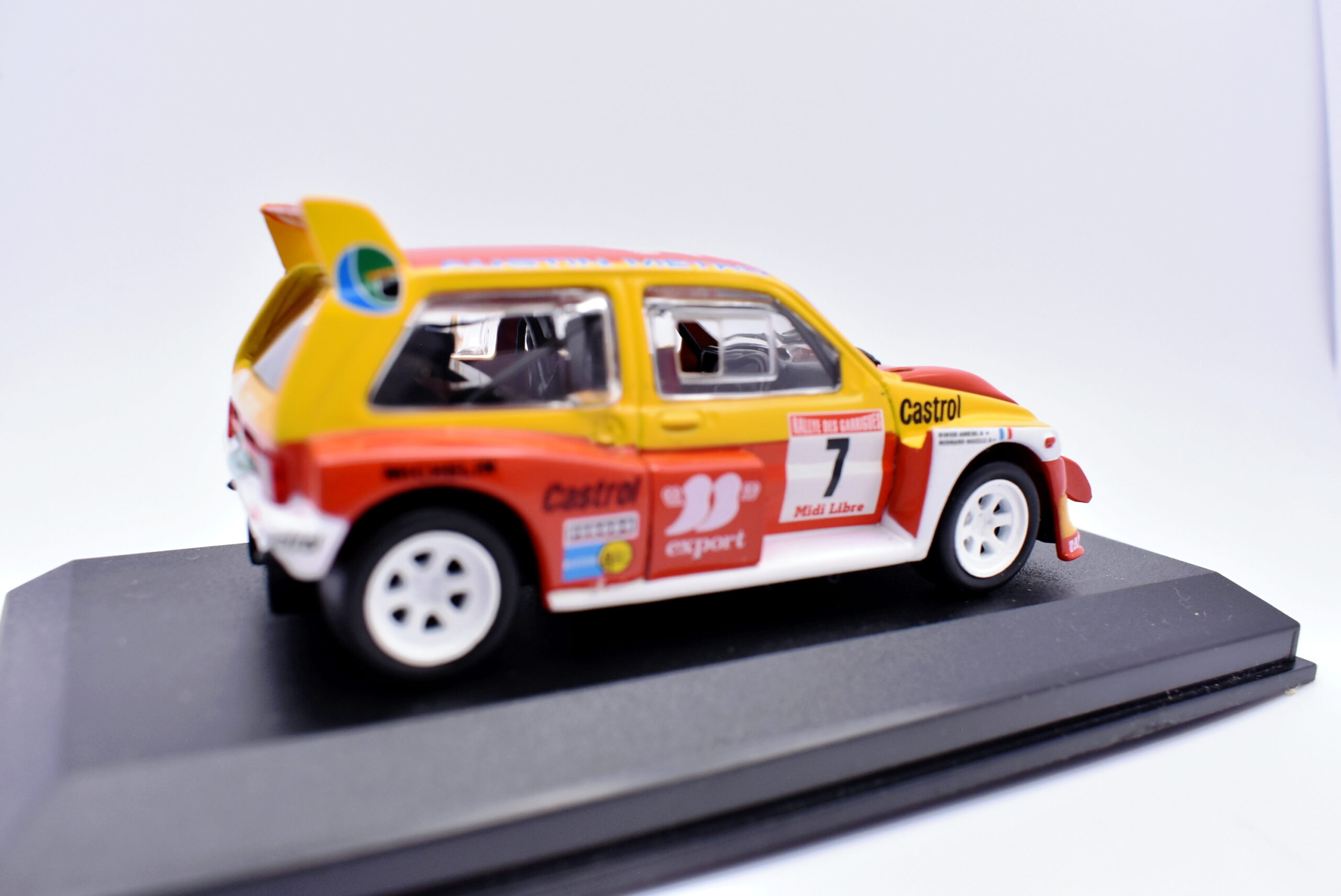Modellino auto rally scala 1:43 MG Metro 6R4 IXO diecast modellismo statico - Image 5
