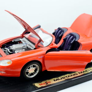 Modellino auto scala 1:18 MUSTANG MACH III diecast modellismo statico