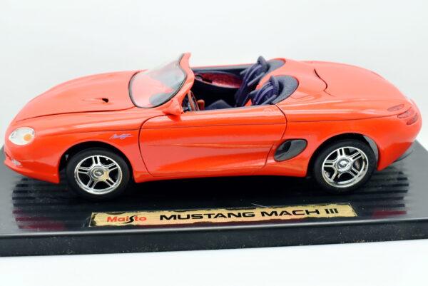 Modellino auto scala 1:18 MUSTANG MACH III diecast modellismo statico - Image 4