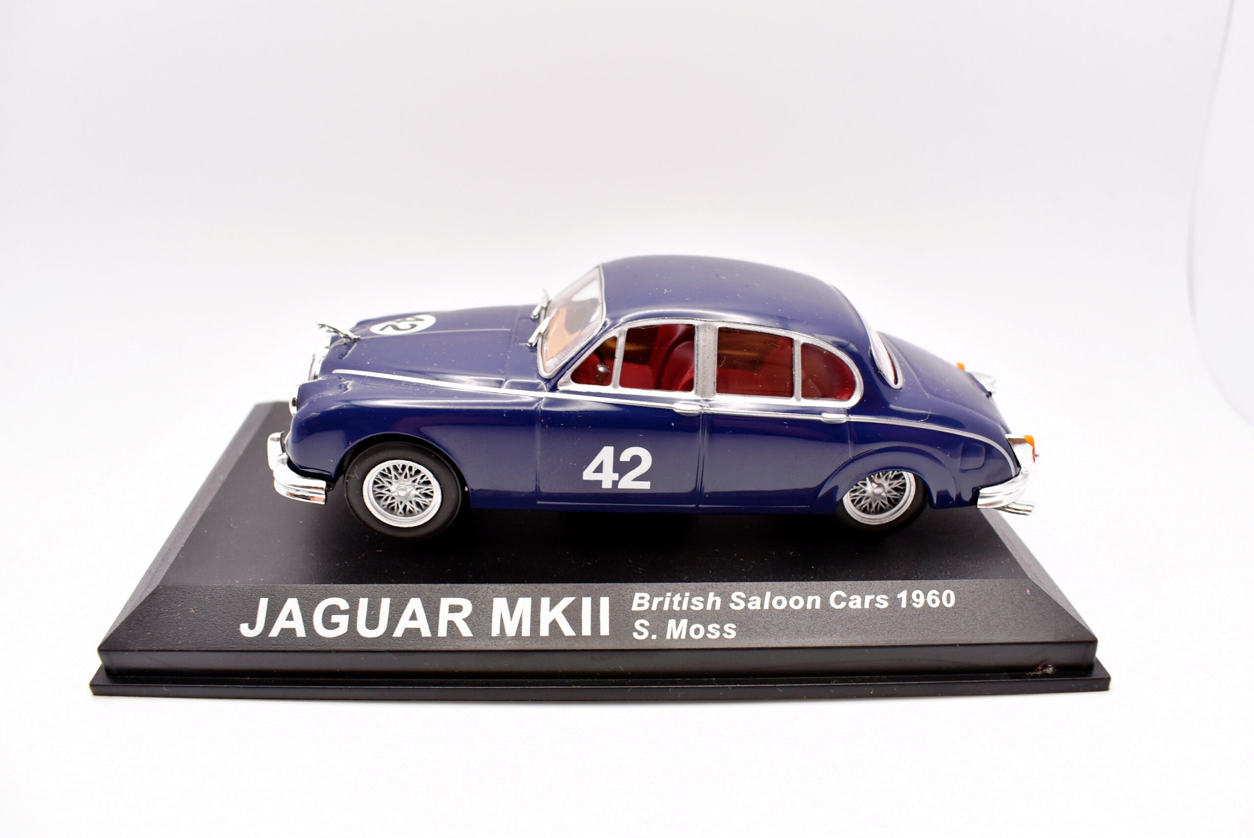 Modellino auto rally scala 1:43 Jaguar MkII diecast modellismo statico