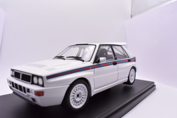 Modellino auto scala 1:24 Lancia Delta Integrale diecast modellismo da collezione - Image 2