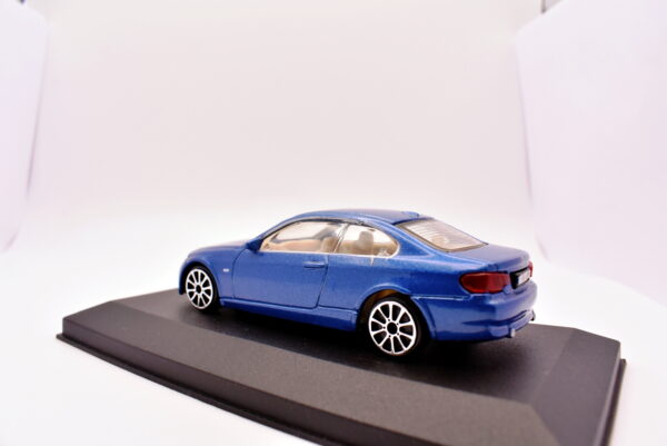 Modellino auto scala 1:43 BMW 335i Burago diecast modellismo statico - Image 4