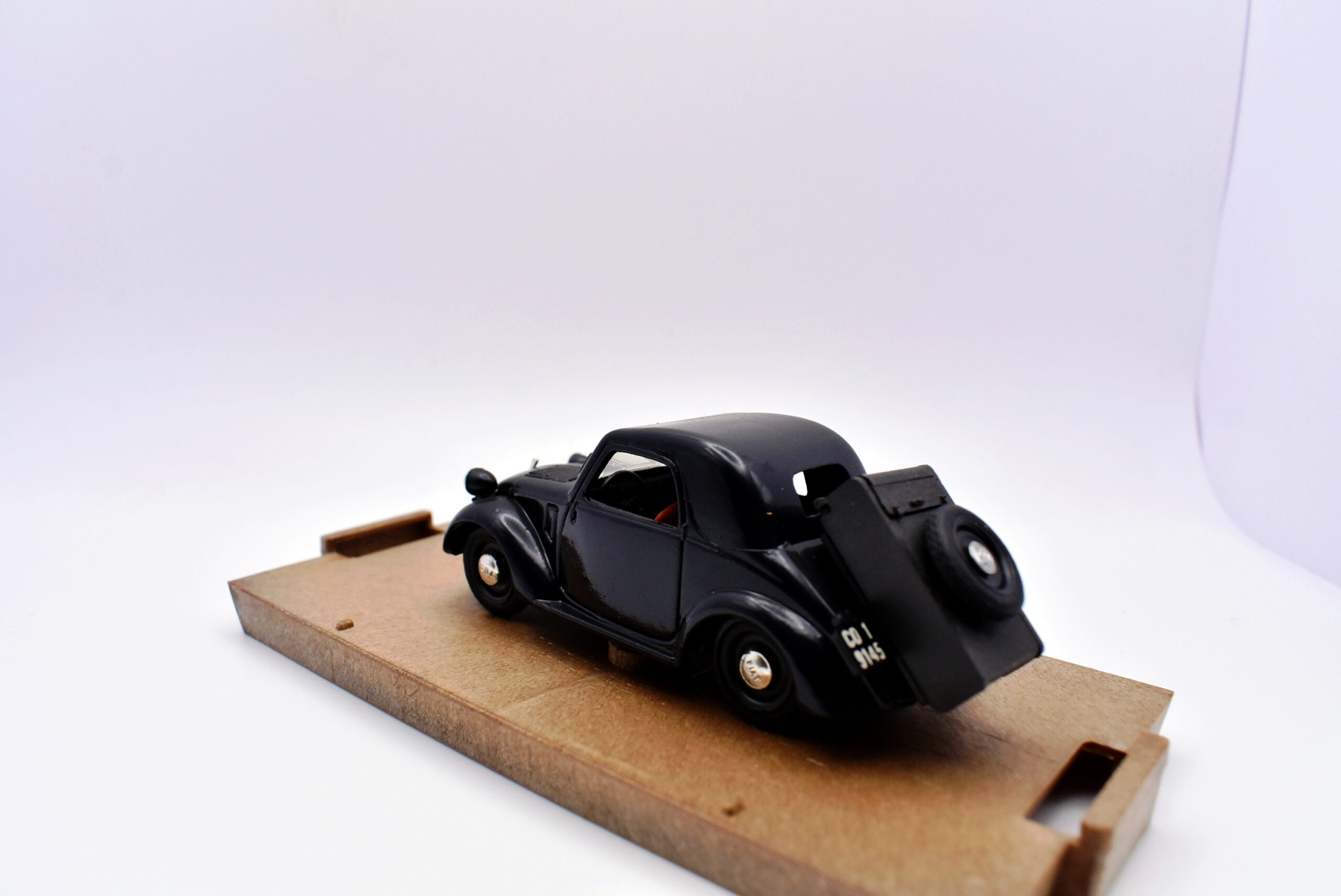 Modellino auto scala 1:43 Fiat 500 a metano Brumm diecast modellismo statico - Image 4