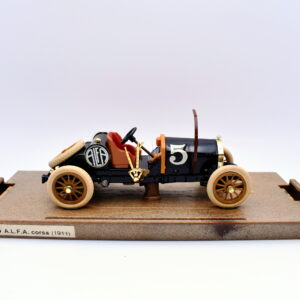 Modellino auto scala 1:43 Alfa romeo 60 HP corsa Brumm diecast modellismo statico