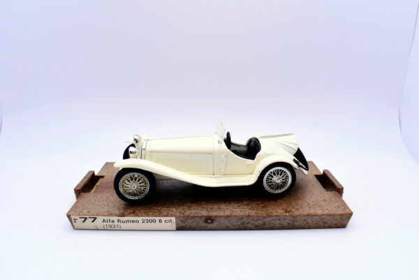 Modellino auto scala 1:43 Alfa romeo 2300 HP 142 Brumm diecast modellismo statico - Image 2