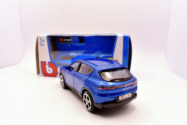 Modellino auto scala 1:43 Burago Alfa Romeo Tonale diecast modellismo statico - Image 3