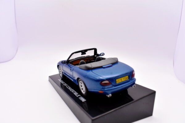 Modellino auto scala 1:43 Jaguar XK8 Convertible diecast modellismo statico - Image 4