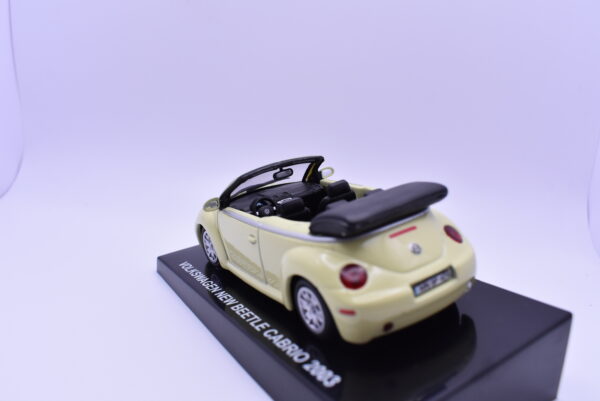 Modellino auto scala 1:43 Volkswagen New Beetle Cabrio diecast modellismo statico - Image 4