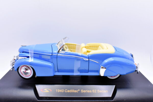 Modellino auto Cadillac series 62 Sedan scala 1:32 diecast modellismo collezione epoca solido - Image 3