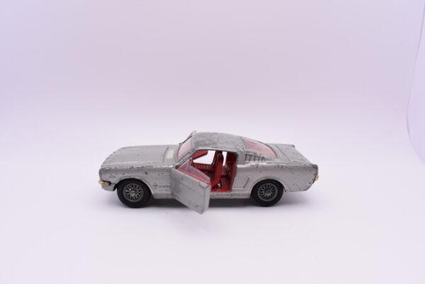 Modellino auto scala 1:43 ford mustang fastback 2+2 corgi toys diecast modellismo statico - Image 2