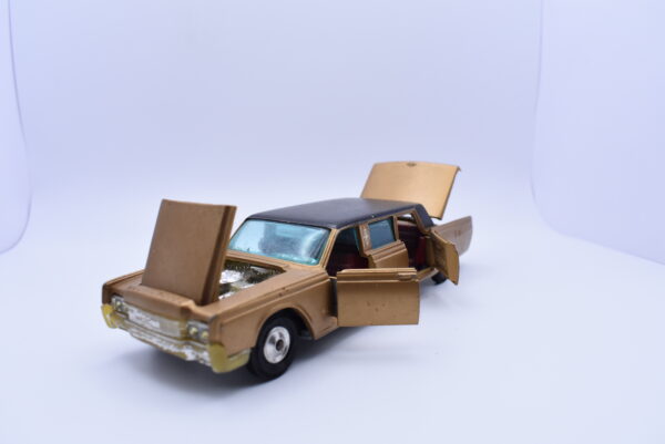 Modellino auto scala 1:43 Lincoln Continental corgi toys diecast modellismo statico usati - Image 3