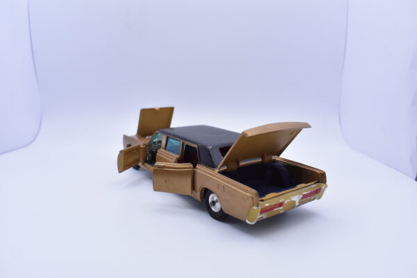 Modellino auto scala 1:43 Lincoln Continental corgi toys diecast modellismo statico usati - Image 4