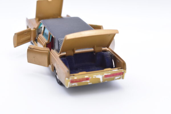 Modellino auto scala 1:43 Lincoln Continental corgi toys diecast modellismo statico usati - Image 5
