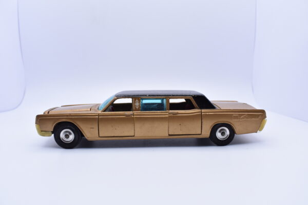 Modellino auto scala 1:43 Lincoln Continental corgi toys diecast modellismo statico usati - Image 6