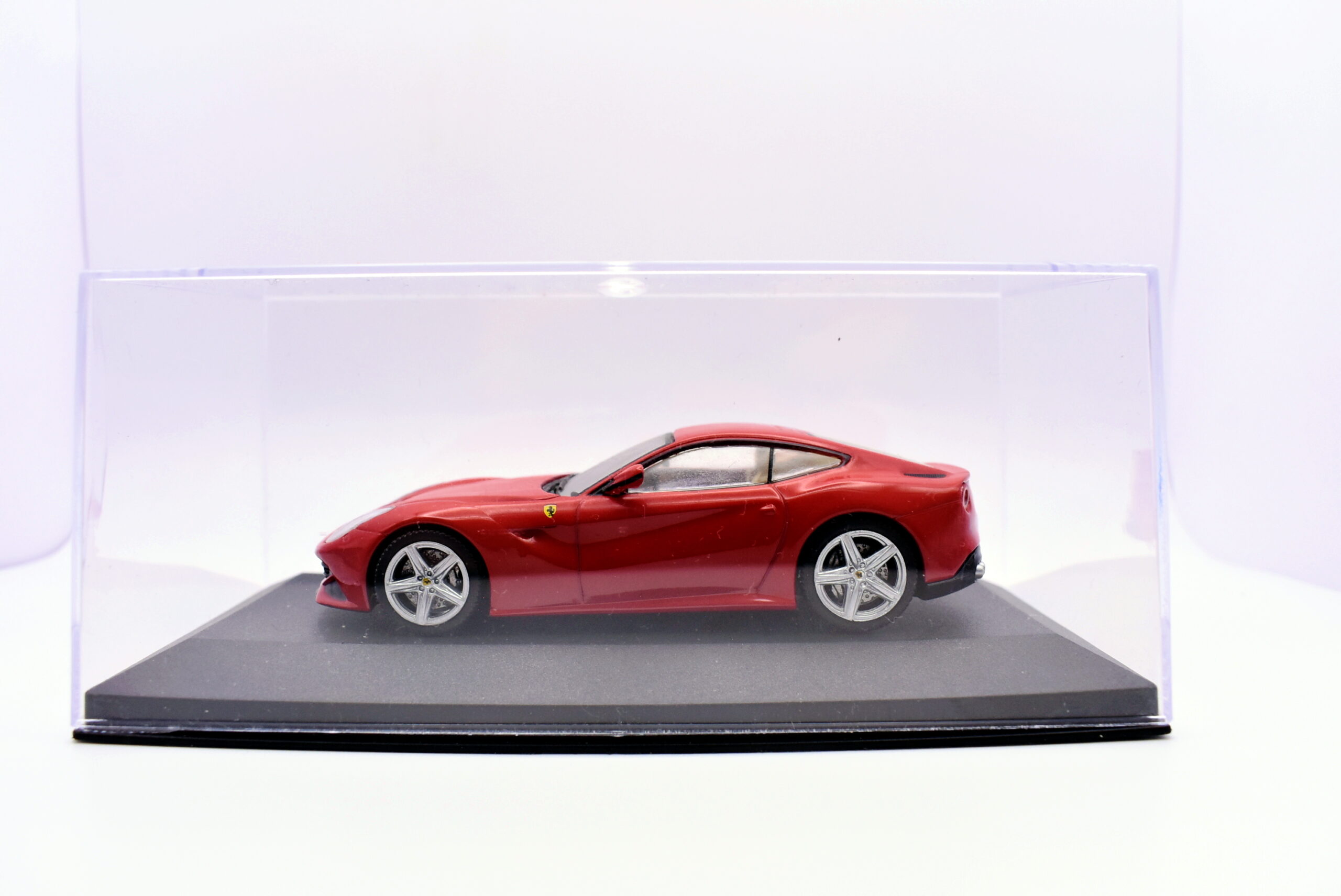 Modellino auto scala 1:43 Ferrari F12 Berlinetta IXO diecast modellismo da collezione - Image 2