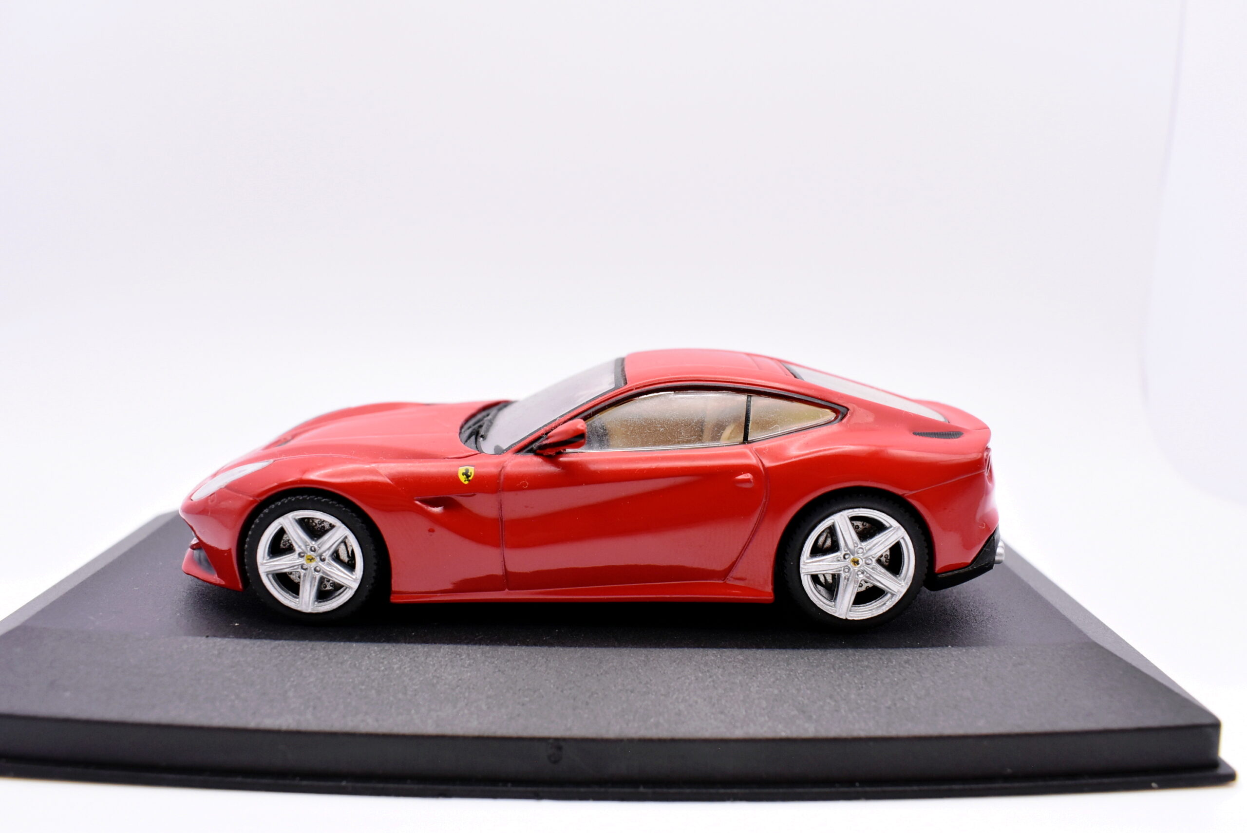 Modellino auto scala 1:43 Ferrari F12 Berlinetta IXO diecast modellismo da collezione