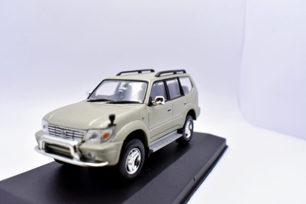 Modellino auto scala 1:43 Toyota Land Cruiser diecast modellismo statico - Image 2